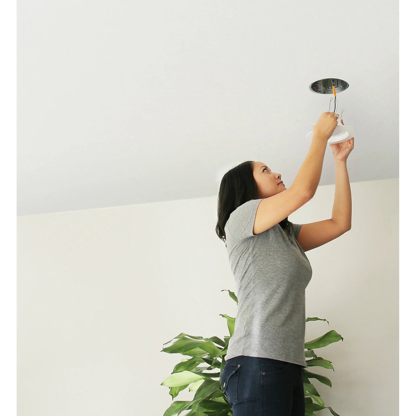 Feit Electric LEDR56 | Feit Electric Enhance 5-6 in. Trim LED 10.2W (75W Eq.) 925 Lumens 2700K White Recessed Light