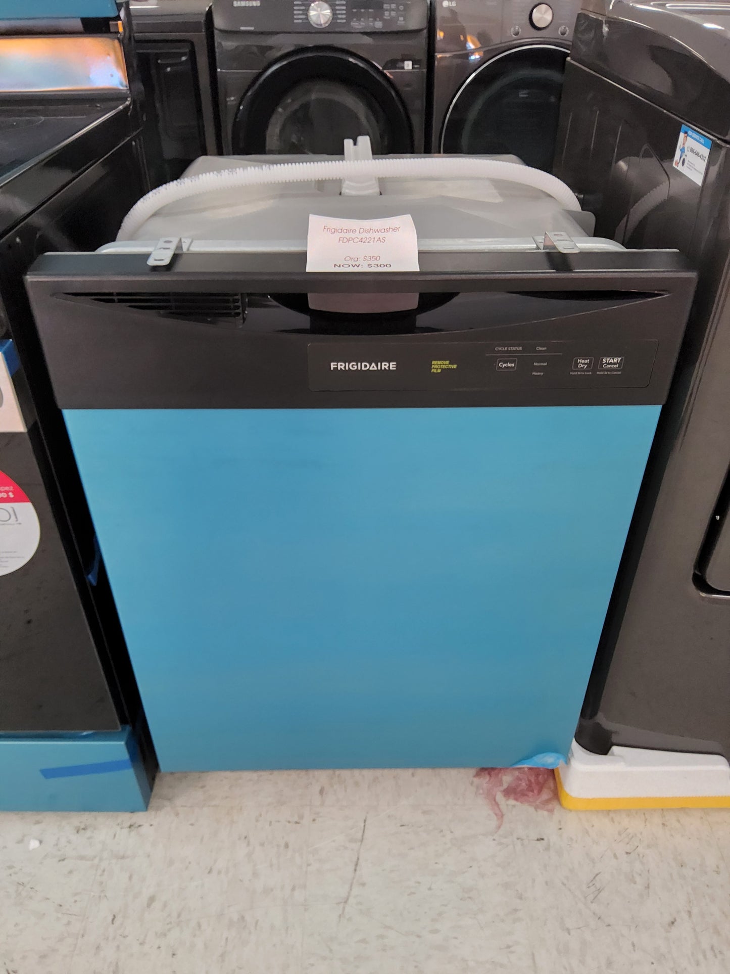 FRIGIDAIRE DISHWASHER ( FDPC4221AS)