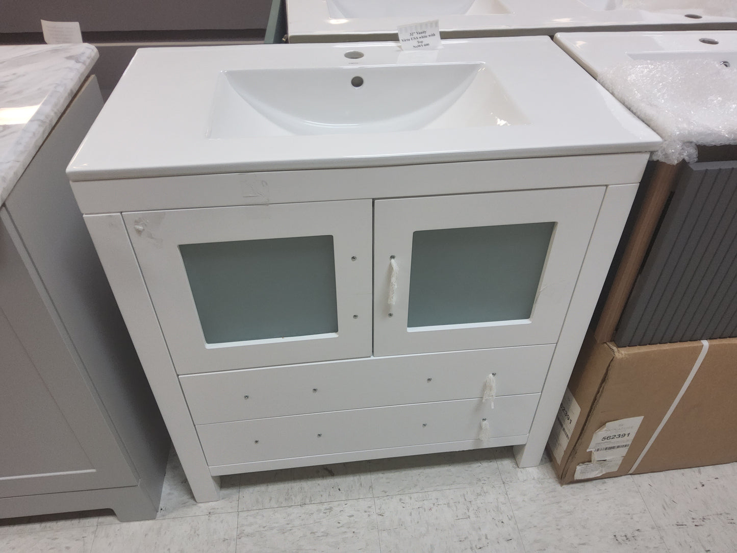 32" Virtu USA Vanity in white TOP INCLUDED: $750
NO TOP: $500
66514209865