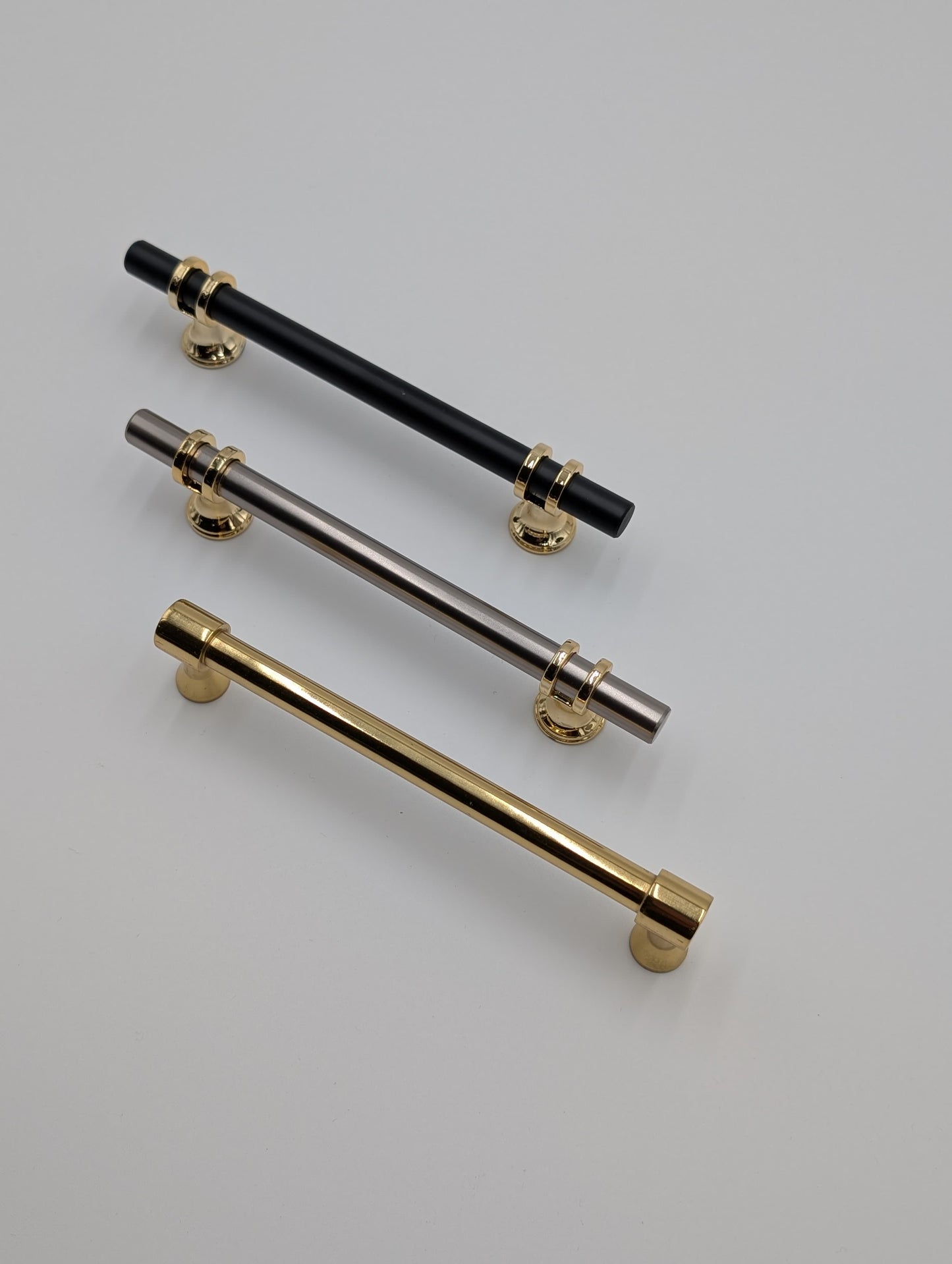 Cabinet Knobs and Pulls