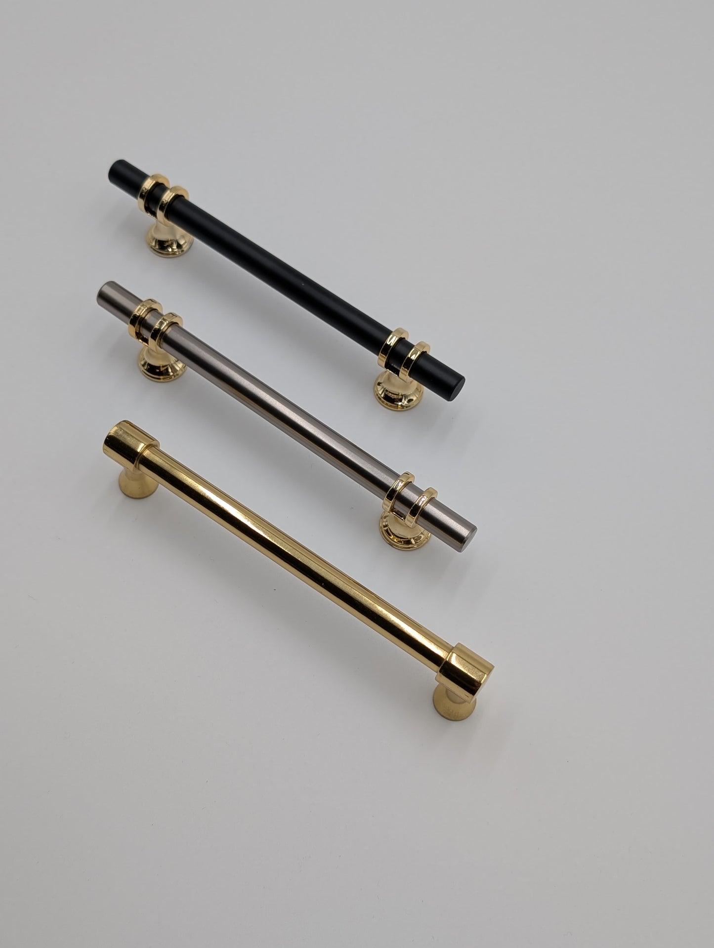 Cabinet Knobs and Pulls