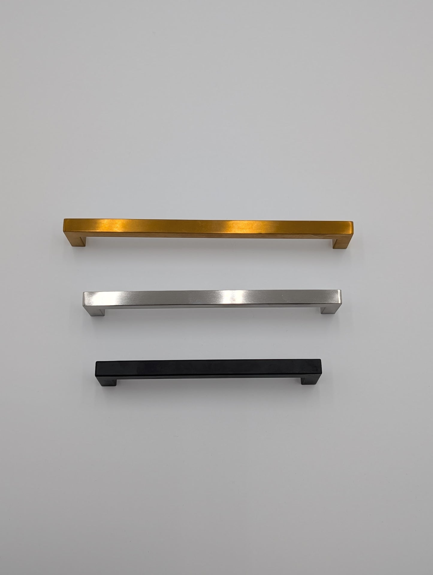Cabinet Knobs and Pulls