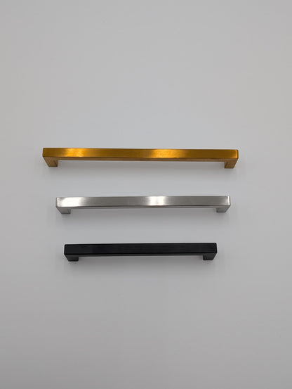 Cabinet Knobs and Pulls