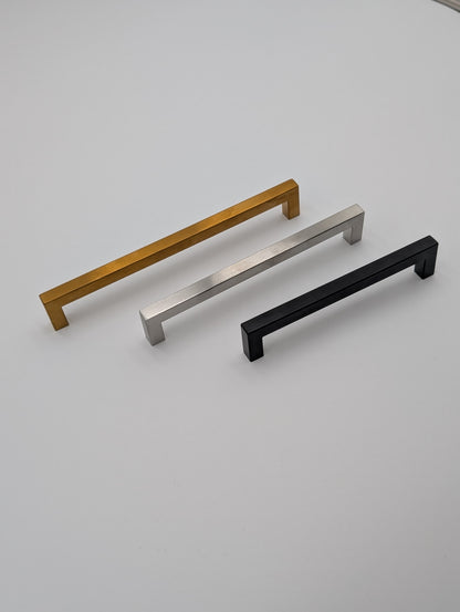Cabinet Knobs and Pulls