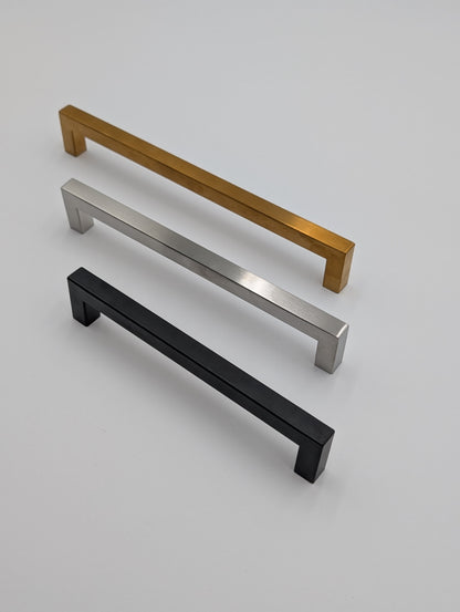 Cabinet Knobs and Pulls
