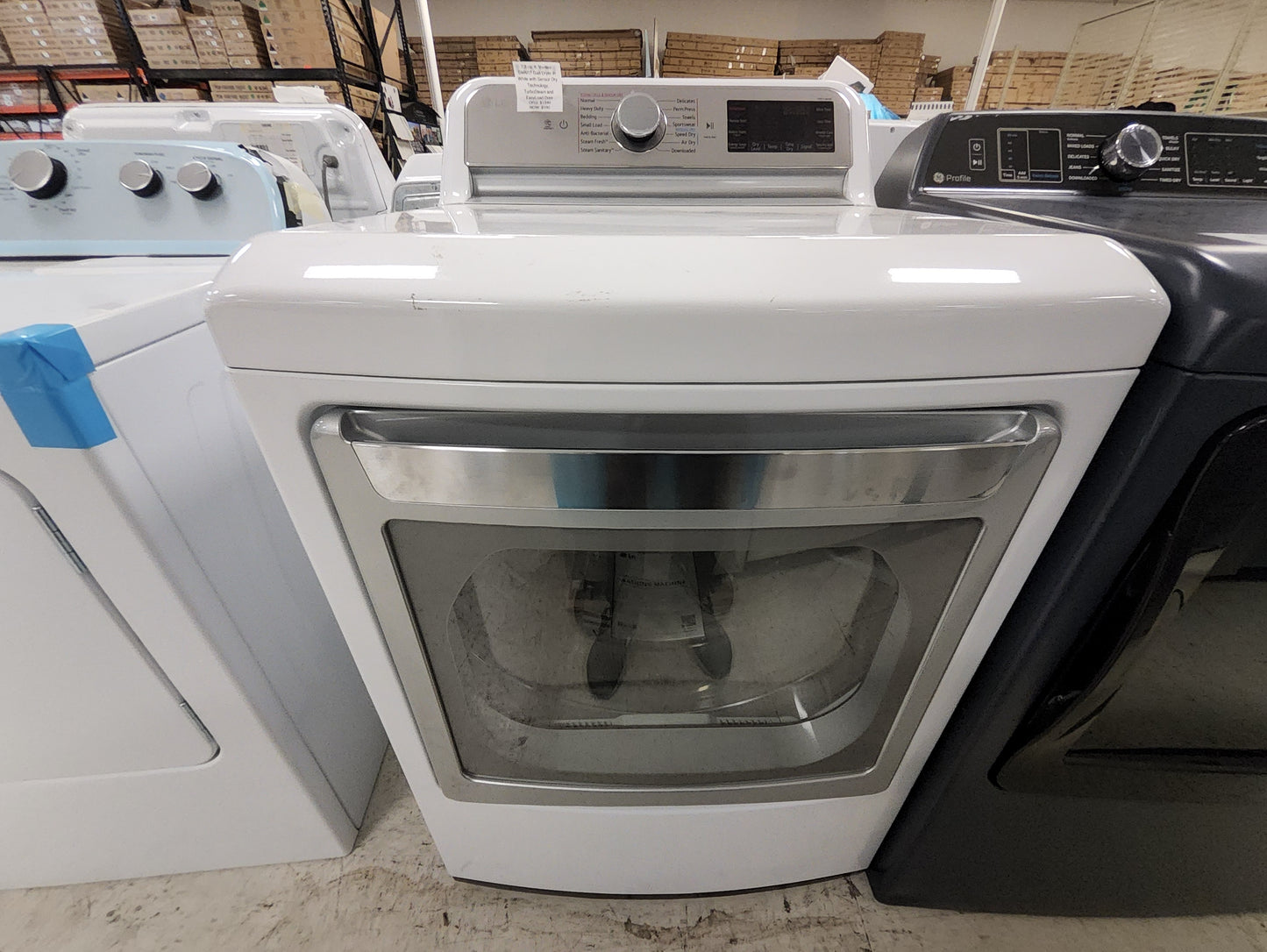 LG gas dryer in white 90W75778