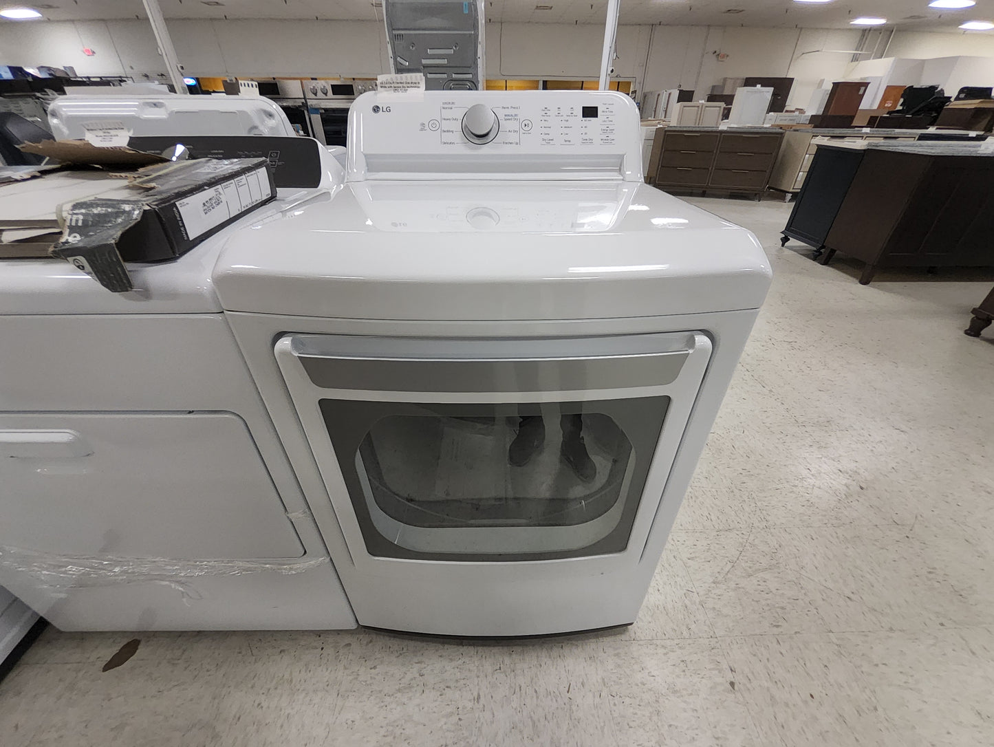 LG vented gas dryer in white 8723645