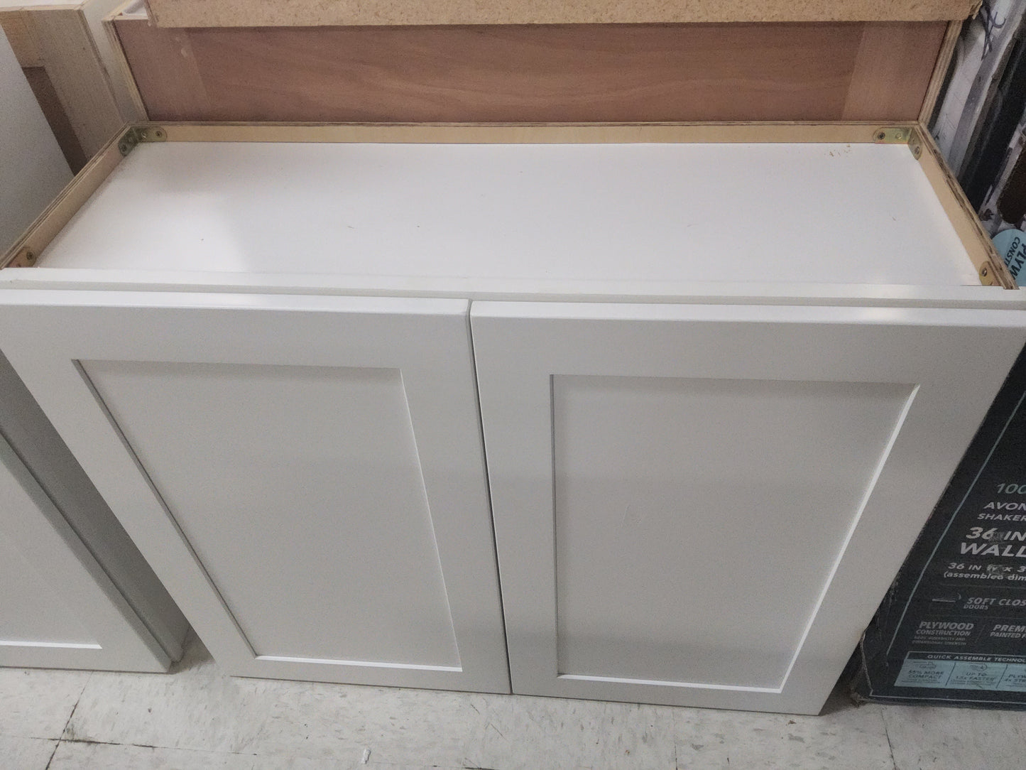 36" Kitchen Wall Cabinet in white 7512309