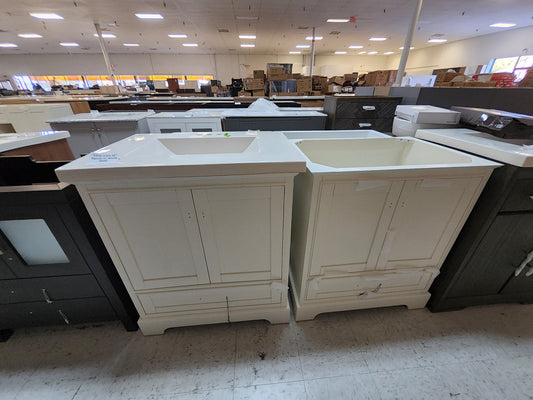 30" Virtu USA single sink vanity in white TOP INCLUDED: $600
NO TOP: $450
 333109832